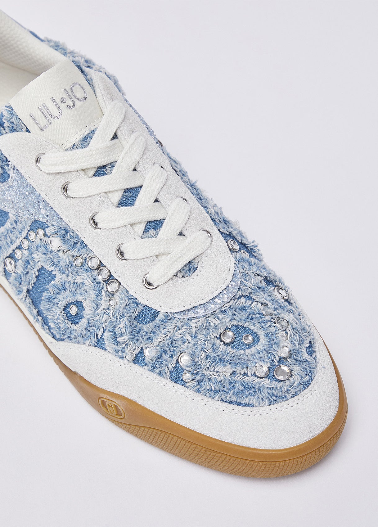 Tênis jeans com pedras de jóias