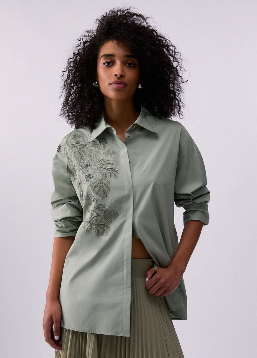 Camisa oversize com bordado