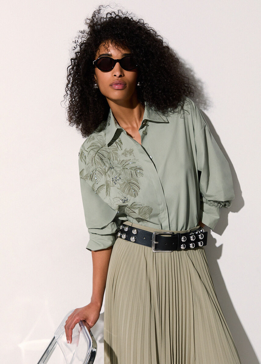 Camisa oversize com bordado