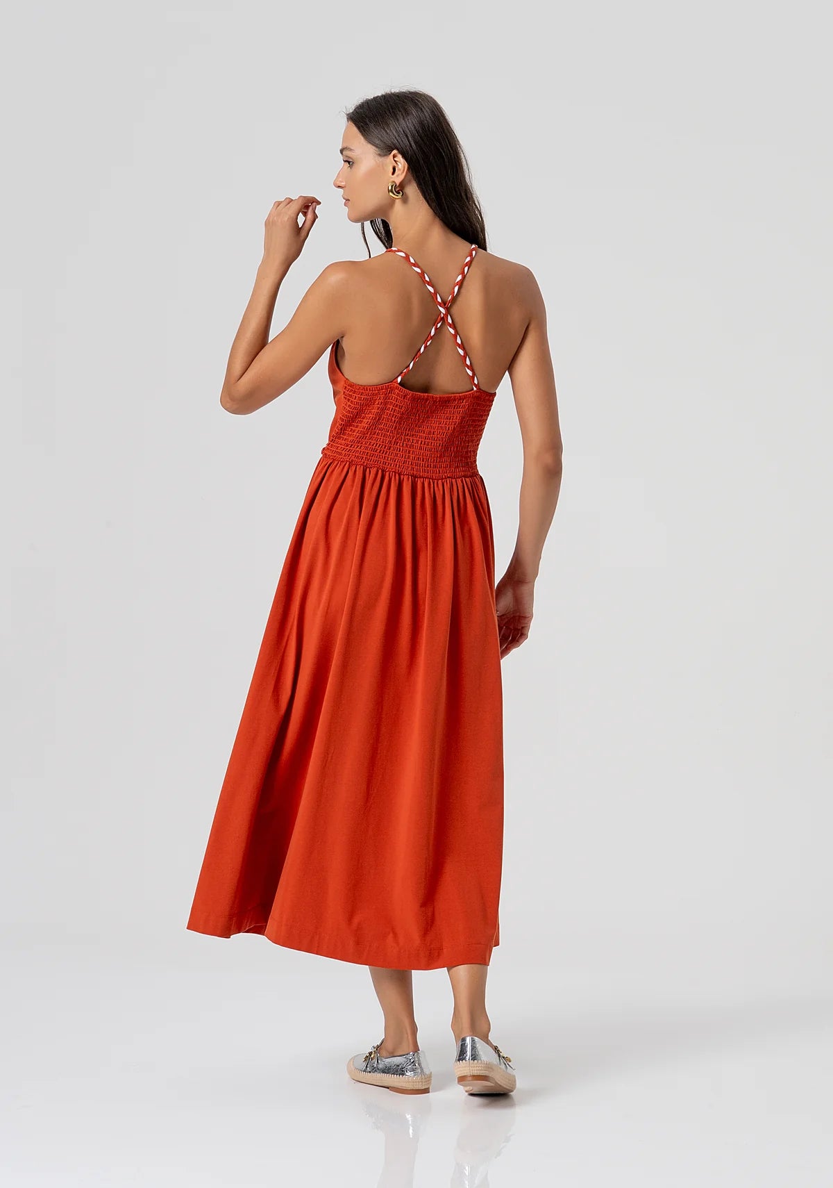 Vestido comprido sem mangas confeccionado em algodão e lyocell