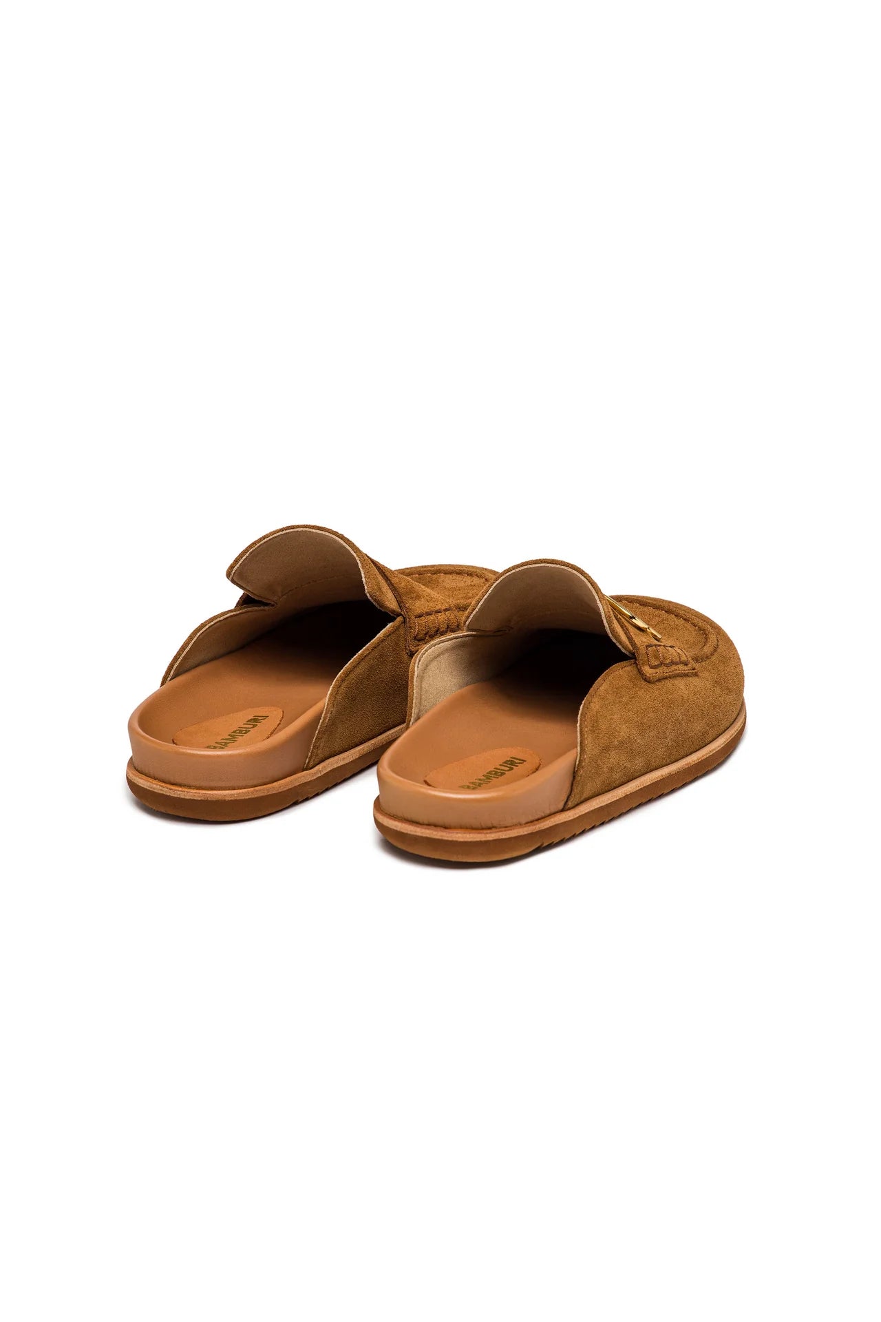 Mules Loafer em Camurça Camel com Logótipo Dourado
